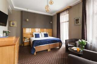 Отель Арк Палас Одесса Улучшенный двухместный номер с 1 кроватью или 2 отдельными кроватями-1